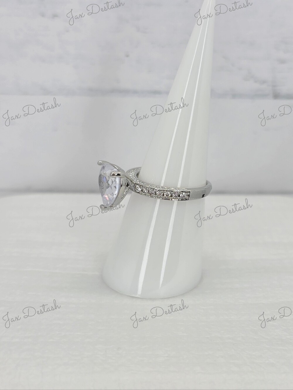 Heart-Shaped Clear Stone Silver Tone Pavé Band - Picture 2 of 3
